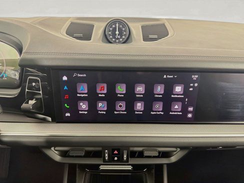 Used 2025 Porsche Cayenne Coupe AWD/4WD image 19