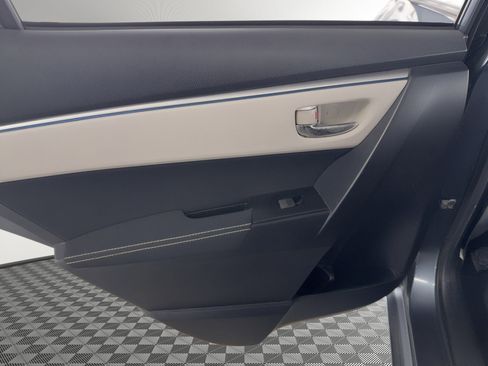 Used 2015 Toyota Corolla LE image 16