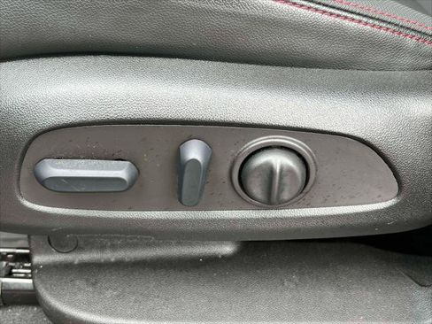 Used 2022 Chevrolet Equinox RS w/ LPO, Floor Liner Package image 17