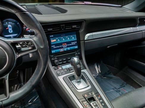 Used 2018 Porsche 911 Carrera 4S image 5