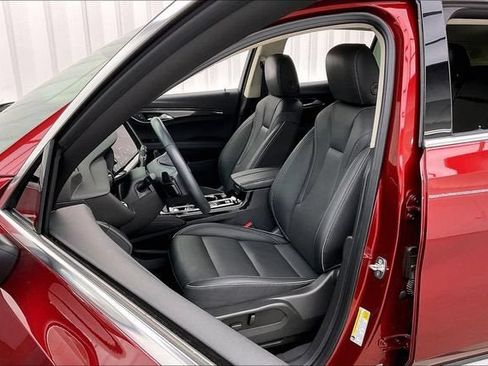 Certified 2023 Buick Envision Essence AWD/4WD image 8