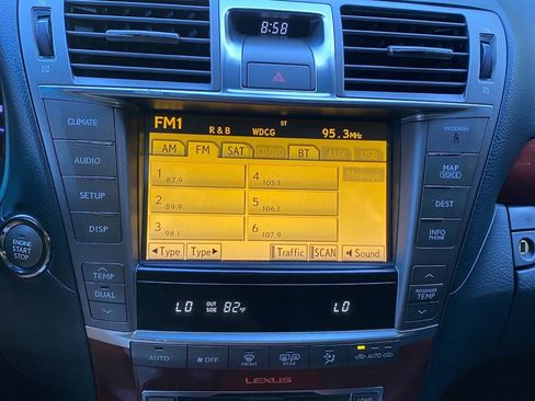 Used 2011 Lexus LS 460 L w/ Luxury Pkg RWD image 33