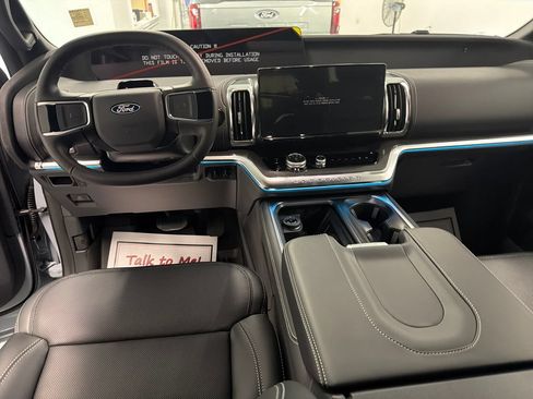 New 2027 Ford Expedition Platinum w/ Stealth Appearance Package RWD image 15