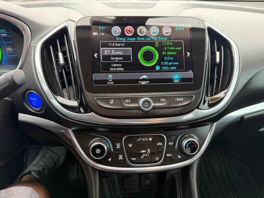 Used 2018 Chevrolet Volt Premier w/ Driver Confidence Package FWD image 24