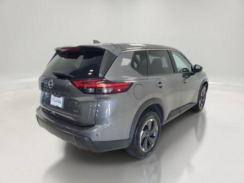 Used 2025 Nissan Rogue SV AWD/4WD image 6