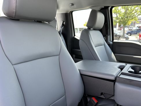 New 2026 Ford F250 XL w/ XL Chrome Package image 17