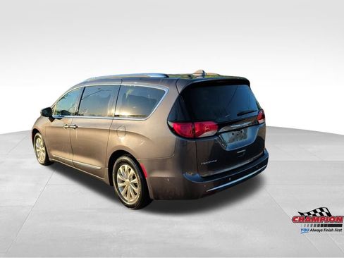 Used 2018 Chrysler Pacifica Touring-L Plus w/ Advanced Safetytec Group FWD image 3