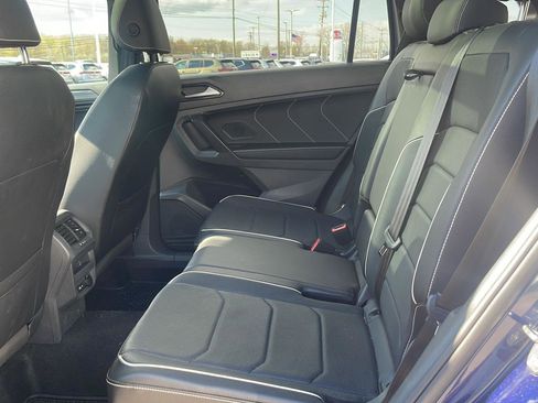 Used 2022 Volkswagen Tiguan SEL R-Line AWD/4WD image 7