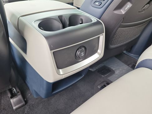 New 2026 Kia Carnival EX FWD image 11
