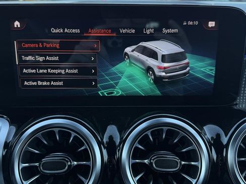 Used 2022 Mercedes-Benz EQB 300 4MATIC image 46