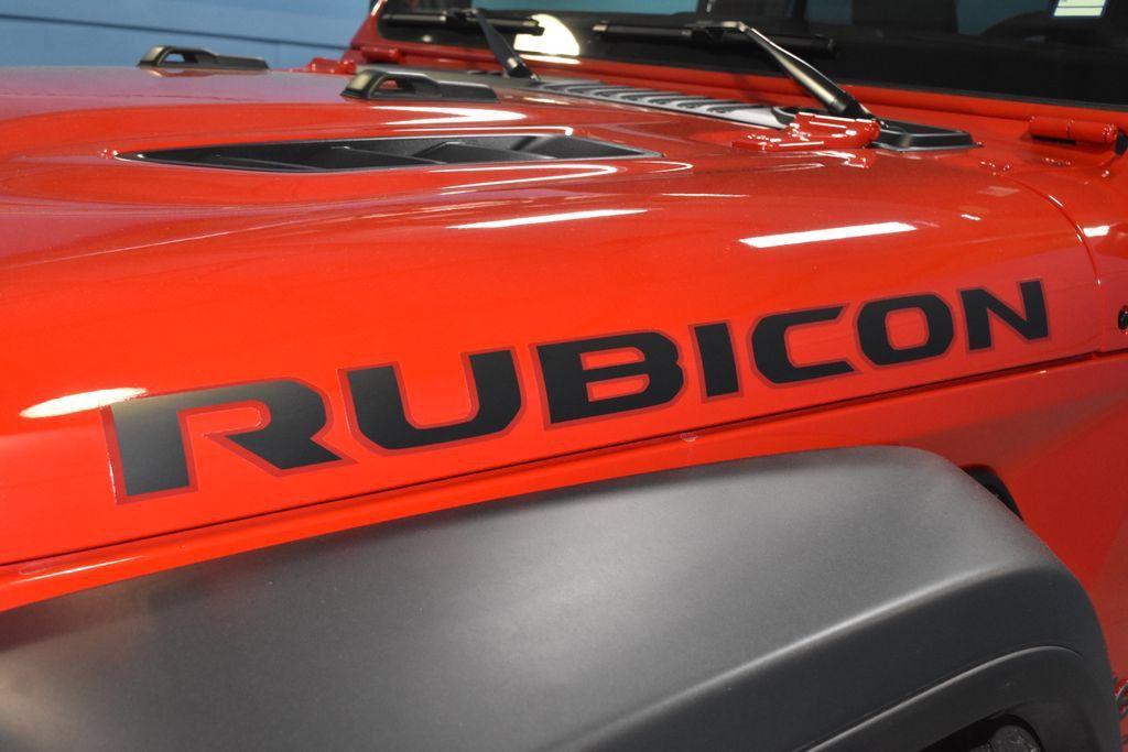 Used 2025 Jeep Wrangler Unlimited Rubicon w/ Convenience Group AWD/4WD image 34
