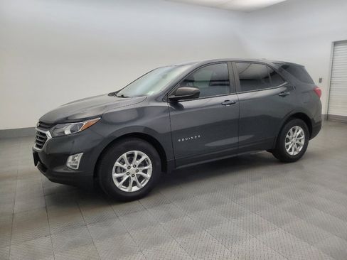 Used 2021 Chevrolet Equinox LS w/ LS Convenience Package image 2