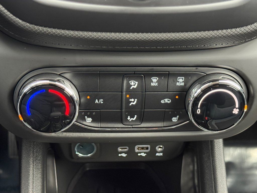 Used 2023 Chevrolet TrailBlazer LT FWD image 16