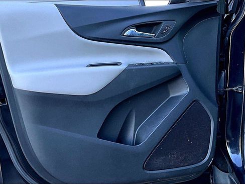 Used 2020 Chevrolet Equinox LS w/ LS Convenience Package image 24