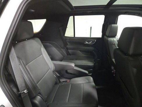 Used 2022 Chevrolet Tahoe Z71 w/ Z71 Off-Road Package image 12