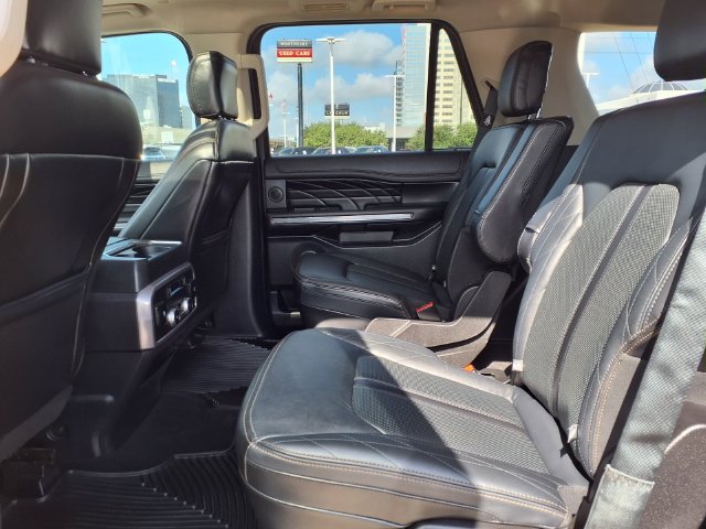 Used 2019 Ford Expedition Platinum RWD image 4