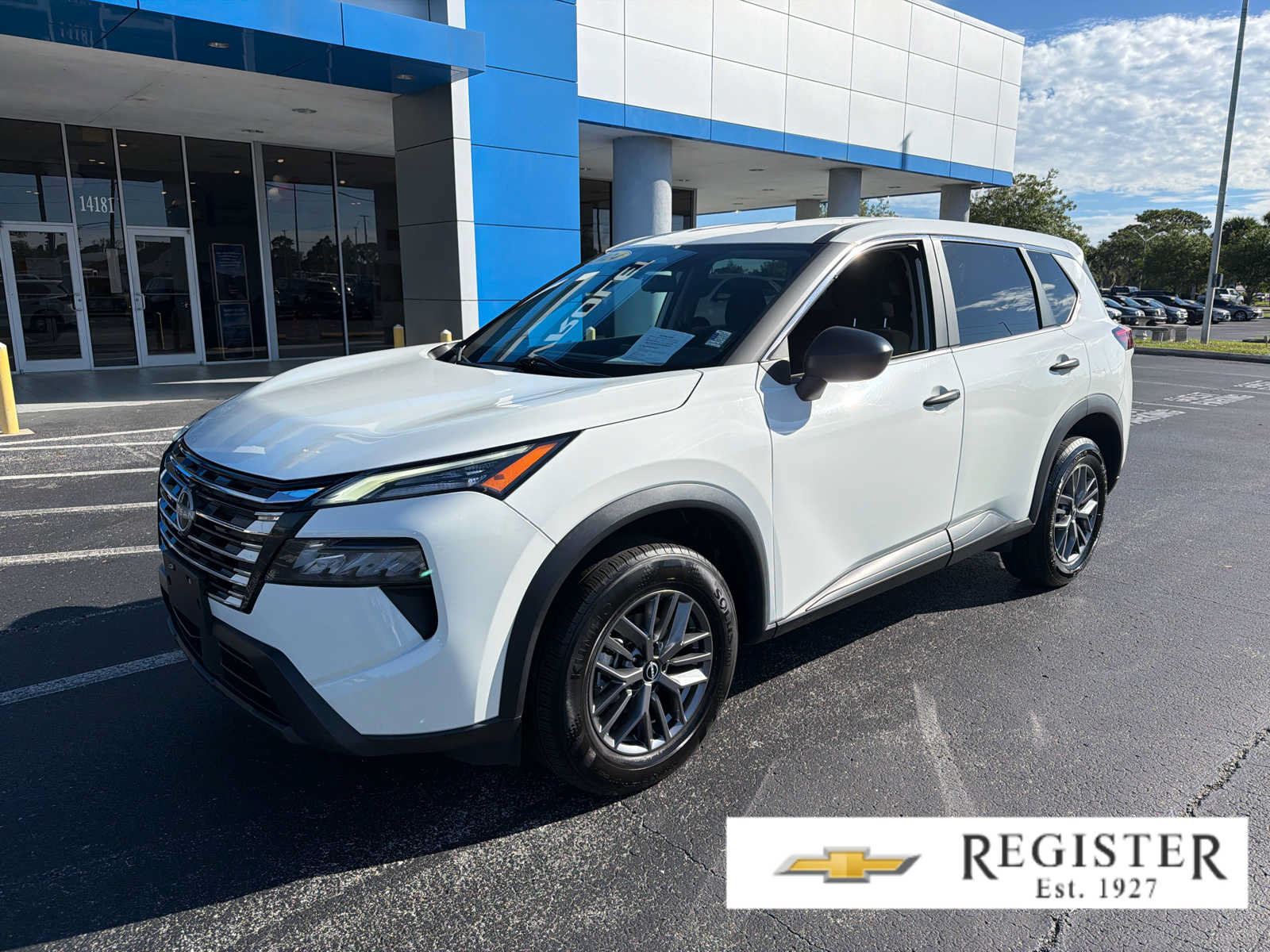 Used 2024 Nissan Rogue S AWD/4WD image 1