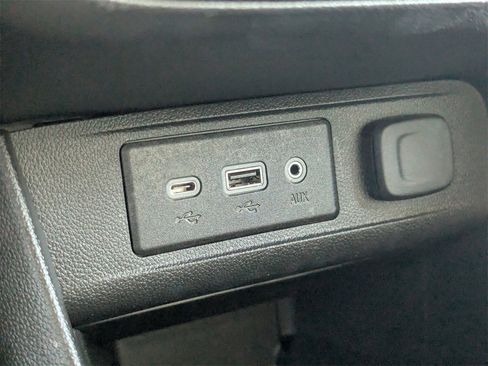 Used 2021 Buick Encore GX Preferred w/ Sport Touring Package image 26