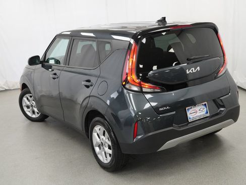Used 2025 Kia Soul LX w/ LX Technology Package FWD image 37
