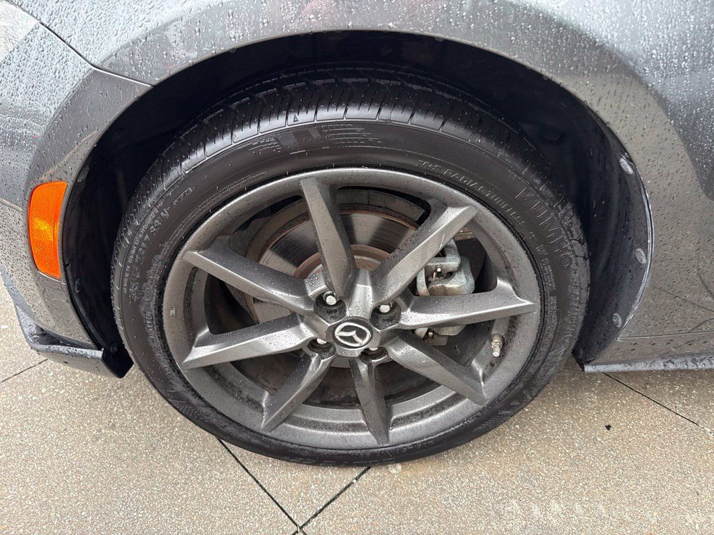 Used 2018 MAZDA MX-5 Miata RF Club RWD image 20