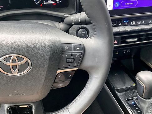 Used 2025 Toyota Camry XLE w/ Premium Package FWD image 25