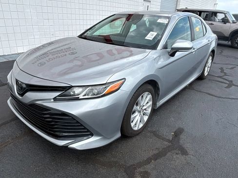 Used 2019 Toyota Camry LE w/ Convenience Package FWD image 1
