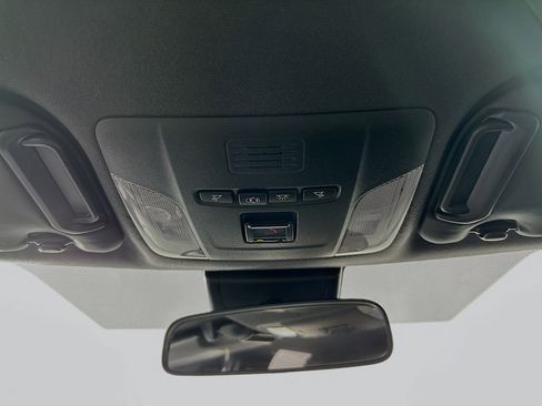 Used 2022 Toyota Corolla SE image 18