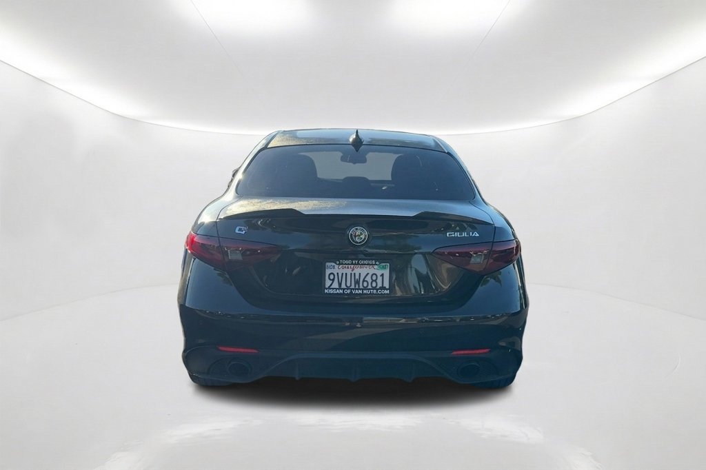 Used 2022 Alfa Romeo Giulia Veloce RWD image 7