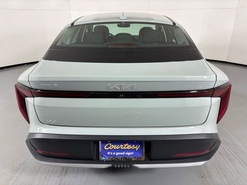 New 2026 Kia K4 LXS image 7