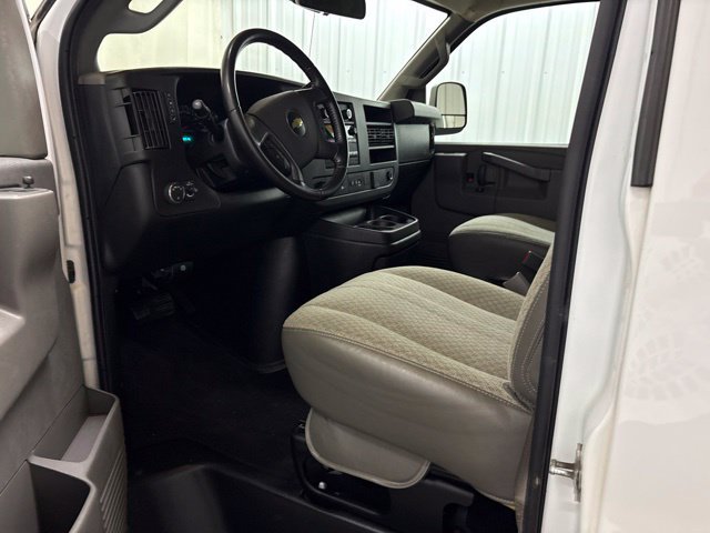 Used 2020 Chevrolet Express 2500 LT RWD image 25