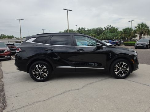 Certified 2024 Kia Sportage EX w/ EX Premium Package AWD/4WD image 9
