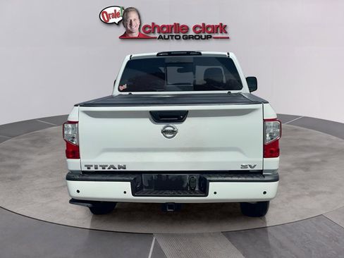 Used 2021 Nissan Titan SV w/ SV Convenience Package RWD image 4