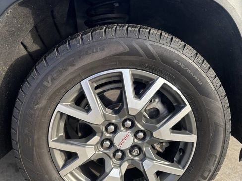 Used 2021 GMC Acadia SLE w/ Driver Convenience Package image 9