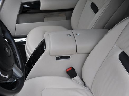 Used 2009 Rolls-Royce Phantom Coupe image 28