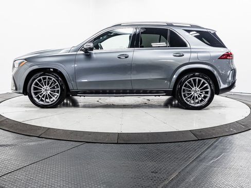 Used 2025 Mercedes-Benz GLE 450e 4MATIC w/ AMG Line Exterior image 4