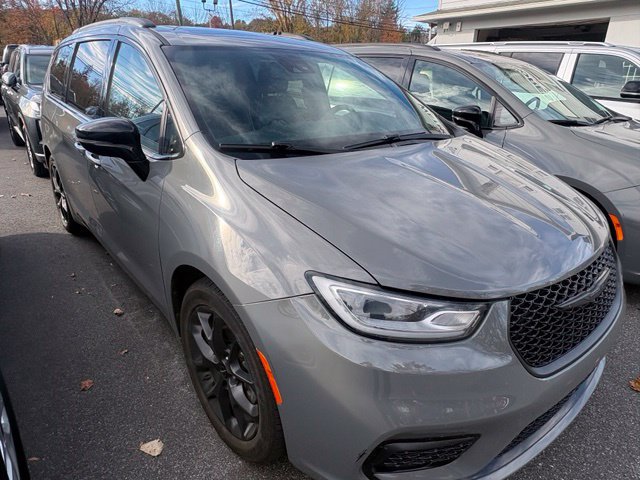 Used 2025 Chrysler Pacifica Limited FWD image 19