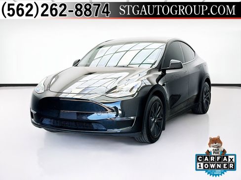 Used 2024 Tesla Model Y Long Range AWD/4WD image 1