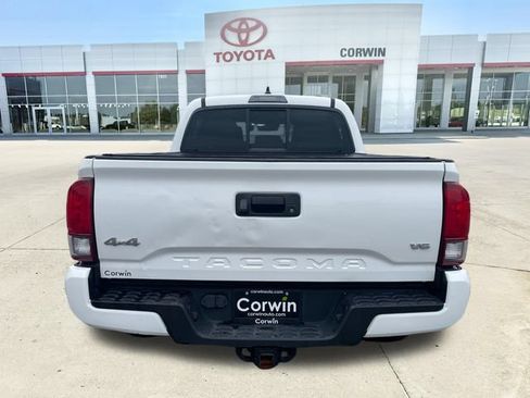 Used 2021 Toyota Tacoma SR AWD/4WD image 4