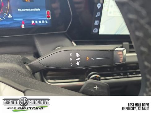Used 2026 Chevrolet Equinox LT AWD/4WD image 24
