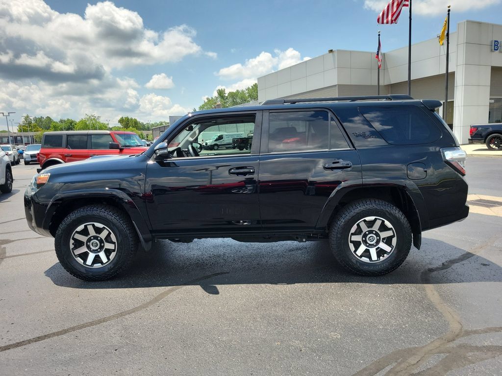 Used 2020 Toyota 4Runner TRD Off-Road Premium w/ Moonroof Package AWD/4WD image 7