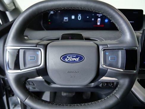 Certified 2025 Ford Expedition Active AWD/4WD image 22