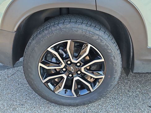 Used 2025 Chevrolet TrailBlazer ACTIV w/ Convenience Package FWD image 5