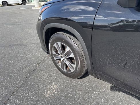 Used 2023 Toyota Highlander XLE FWD image 10