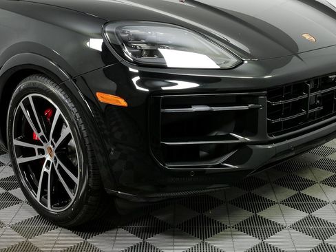 New 2026 Porsche Cayenne GTS image 40