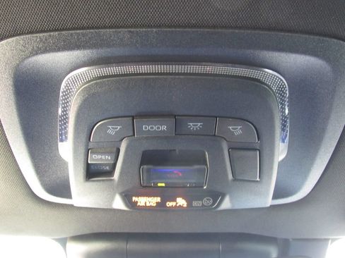 Certified 2024 Toyota Crown AWD/4WD image 27