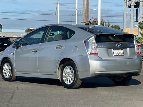 Used 2013 Toyota Prius Plug-In Hybrid image 6