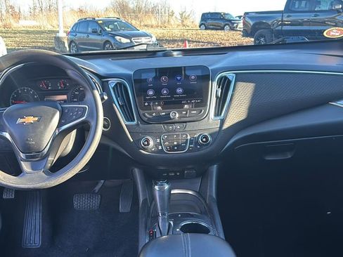 Used 2020 Chevrolet Malibu LT image 12
