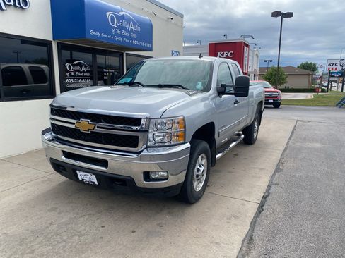 Used 2013 Chevrolet Silverado 2500 LT w/ Interior Plus Package AWD/4WD image 2