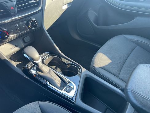 Used 2025 Buick Encore GX Preferred image 40