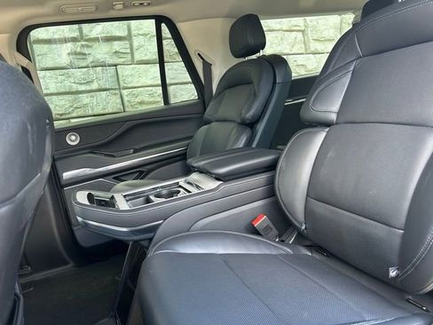 Certified 2025 Lincoln Navigator L Reserve AWD/4WD image 9